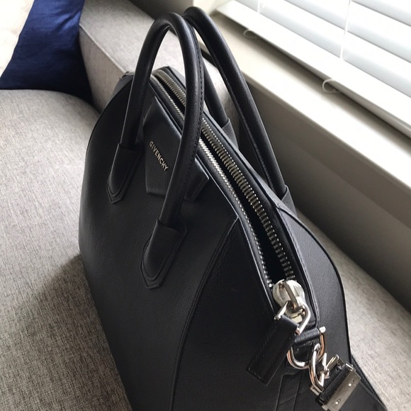 Givenchy Antigone Medium Satchel - Picture 4 of 4